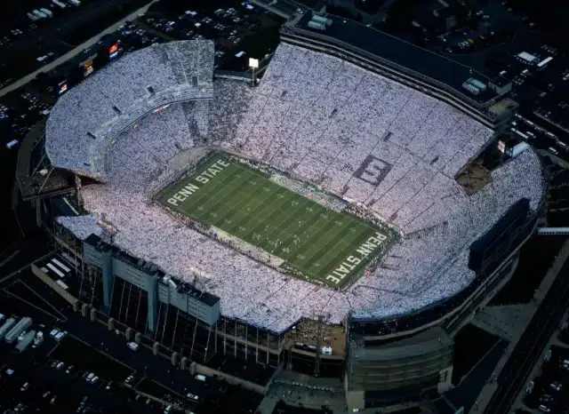 largest stadium in USA